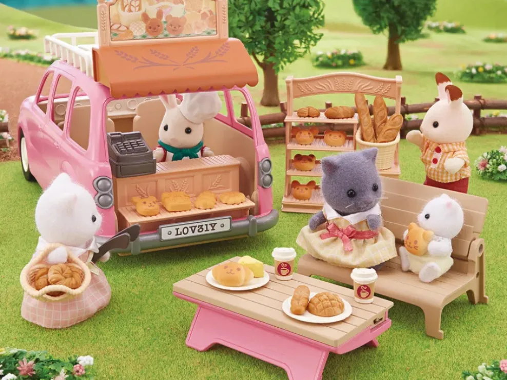 Epoch Calico Critters Family Picnic Van Fashion