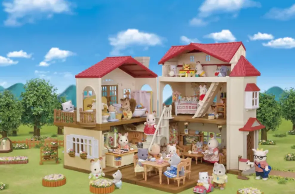 Epoch Calico Critters Red Roof Country Home Gift Set with Secret Attic Playroom Clearance