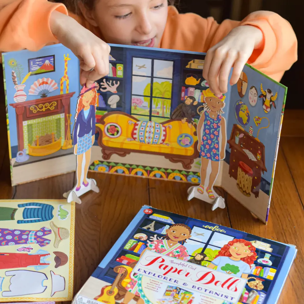 eeBoo Paper Dolls- Explorer and Botanist Online