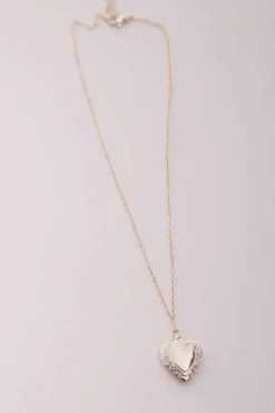 Creative Education of Canada Inc Great Pretenders Boutique Necklace: Locket Fashion